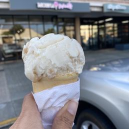 Banana mac nut single scoop for $5.50. Banana mac nut single scoop for $5.50.