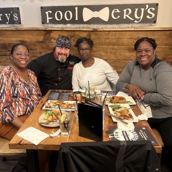 Tom Foolery's Restaurant & Bar - Chef Mike hanging out - American Near Me - Middletown, Delaware