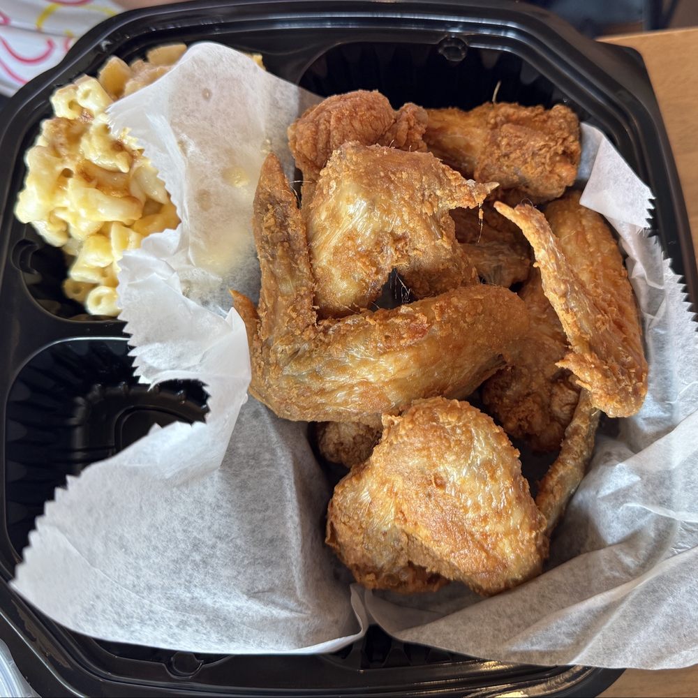 Ruby's Southern Comfort Kitchen - Whole Wings with Mac & Cheese - Southern Near Me - Bowie, Maryland Ruby's Southern Comfort Kitchen - Whole Wings with Mac & Cheese - Southern Near Me - Bowie, Maryland