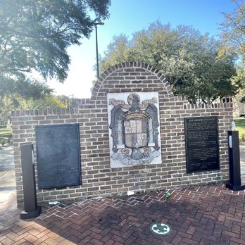 Spanish Plaza - Parks Near Me - Mobile, Alabama