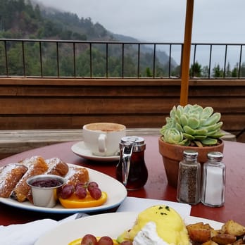 Cafe Kevah - Crab eggs benedict+french toast+mocha - New American Near Me - Big Sur, California