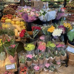 Westridge Midtown Market - Flowers galore
