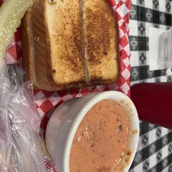 Creekside Deli - Grilled cheese & tomato bisque - Delis Near Me - Cleveland, Georgia Creekside Deli - Grilled cheese & tomato bisque - Delis Near Me - Cleveland, Georgia