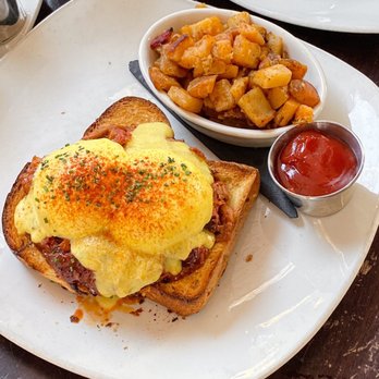 Sanfords Astoria - Pulled Pork Eggs Benedict - Breakfast & Brunch Near Me - Astoria, New York Sanfords Astoria - Pulled Pork Eggs Benedict - Breakfast & Brunch Near Me - Astoria, New York