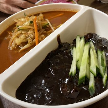 Hyang Mi Dumpling House - Half Jjamppong and half Jjajangmyun - Korean Near Me - Lynnwood, Washington