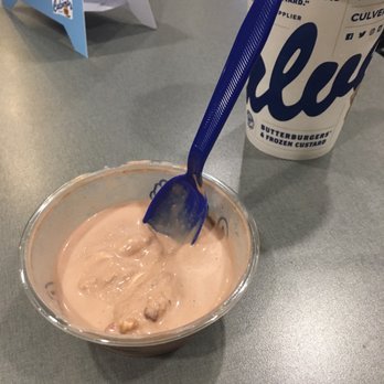 Culver's - I ordered a Snicker Swirl (vanilla ice cream with Snickers pieces) - Fast Food Near Me - Naples, Florida