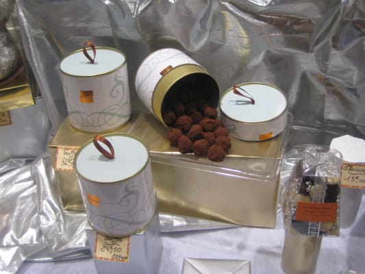 À la Mère de Famille by null