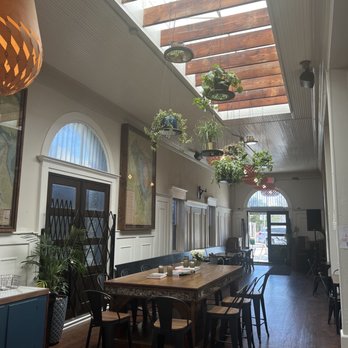 Meridian - Beautiful Flowers - Coffee & Tea Near Me - Buda, Texas