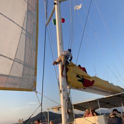 Picante Sailing Catamaran - Lowering the mast