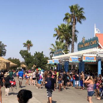 Six Flags Hurricane Harbor - Line has NOT moved. - Water Parks Near Me - Concord, California Six Flags Hurricane Harbor - Line has NOT moved. - Water Parks Near Me - Concord, California