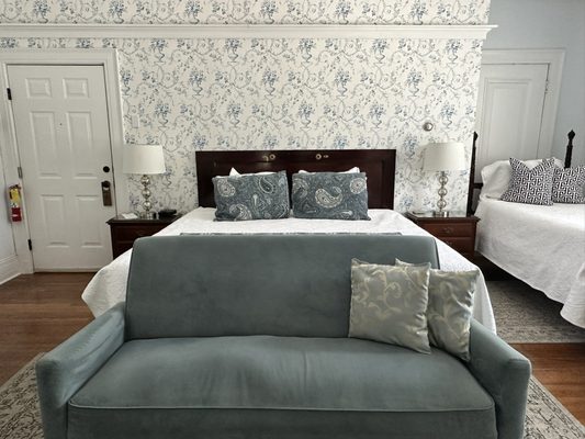 Four Chimneys Inn & Restaurant by null