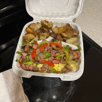 Jac's Cafe - Poorly made "omelette"... zero effort - Breakfast & Brunch Near Me - Winthrop, Massachusetts