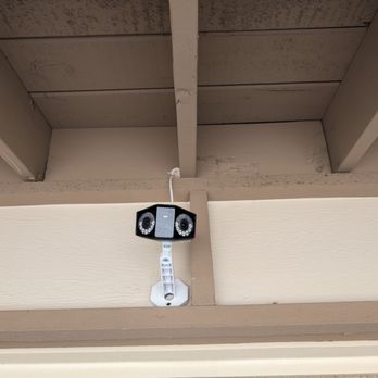 MD Telecommunications - PoE camera mounted on the front of the garage. - Telecommunications Near Me MD Telecommunications - PoE camera mounted on the front of the garage. - Telecommunications Near Me