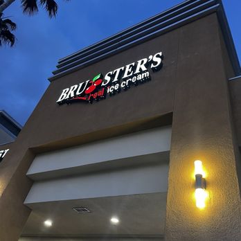 Bruster's Real Ice Cream - First time trying! - Desserts Near Me - Whittier, California Bruster's Real Ice Cream - First time trying! - Desserts Near Me - Whittier, California