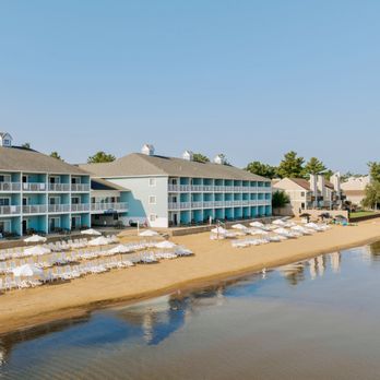 Sugar Beach Resort Hotel - Shoreline of Sugar Beach Resort - Hotels Near Me - Traverse City, Michigan Sugar Beach Resort Hotel - Shoreline of Sugar Beach Resort - Hotels Near Me - Traverse City, Michigan