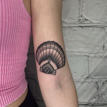 Ivy Room Tattoo - Tattoo Near Me - Laguna Hills, California Ivy Room Tattoo - Tattoo Near Me - Laguna Hills, California