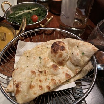 Tamarind Kitchen - Garlic naan - Indian Near Me - London, XGL Tamarind Kitchen - Garlic naan - Indian Near Me - London, XGL