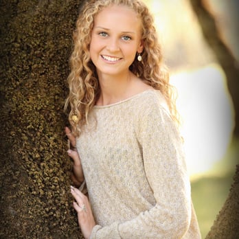 Avalon Portrait Gallery - Senior pictures are a specialty at Avalon Portrait Gallery in Chico CA. - Event Photography Near Me - Chico, California