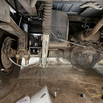 Blackheart Mechanics - Air shock installation - Auto Repair Near Me Blackheart Mechanics - Air shock installation - Auto Repair Near Me