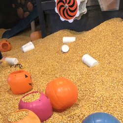 Kingsway Pumpkin Farm - Corn to play in