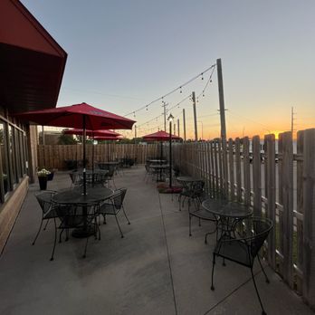 BB's Pizzaria - Patio - Pizza Near Me - Rochester, Minnesota BB's Pizzaria - Patio - Pizza Near Me - Rochester, Minnesota