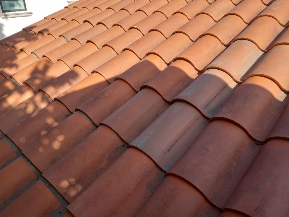 Slide of Hernandez Roofing