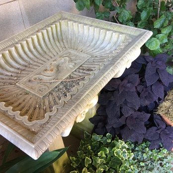 Filoli - Marble birdbath - Botanical Gardens Near Me - Woodside, California