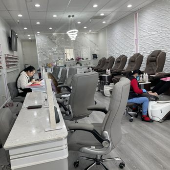 Hollywood Nails - Nail Salons Near Me - Sacramento, California Hollywood Nails - Nail Salons Near Me - Sacramento, California