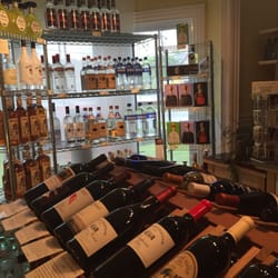 Hudson Valley Wine Market - Ambiance