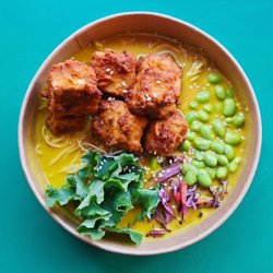 Greens & Co - Noodle Curry Pot with Crispy Tofu - Gluten Free