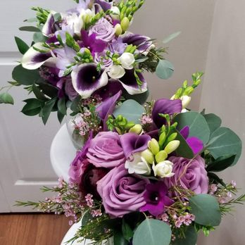 Donna's Custom Flowers - Florists Near Me - Libertyville, Illinois Donna's Custom Flowers - Florists Near Me - Libertyville, Illinois