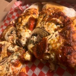 Ric's Lounge and Grill