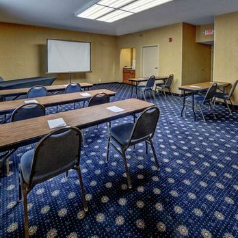 Hampton Inn Raleigh/Cary - Meeting Room - Hotels Near Me - Cary, North Carolina Hampton Inn Raleigh/Cary - Meeting Room - Hotels Near Me - Cary, North Carolina