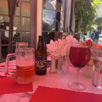 The Tuck Box - Patio table - Coffee & Tea Near Me - Carmel, California The Tuck Box - Patio table - Coffee & Tea Near Me - Carmel, California