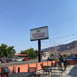 Giliberto's Mexican Taco Shop - Outdoor seating next to major road leading to Arches National Park
