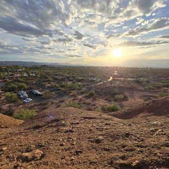 Hole-in-the-Rock - Hiking Near Me - Phoenix, Arizona