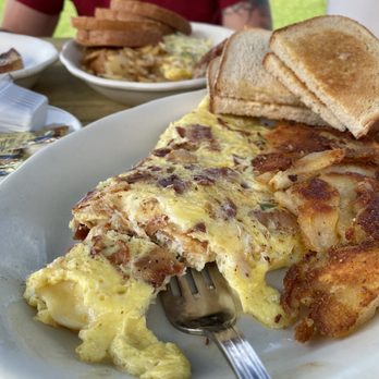 Alpha Family Restaurant - Bacon and cheese omelette - Breakfast & Brunch Near Me - Alpha, New Jersey