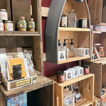 Log Cabin Deli & Market - Cheese Shops Near Me - Mauston, Wisconsin