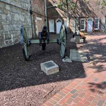 Fort Monroe National Monument - Canon - Landmarks & Historical Buildings Near Me - Hampton, Virginia Fort Monroe National Monument - Canon - Landmarks & Historical Buildings Near Me - Hampton, Virginia