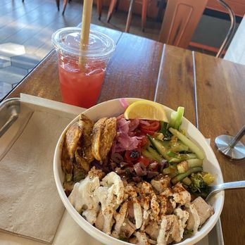 World Wrapps - Watermelon Agua Fresca and Chicken Shawarma Supreme bowl - Mediterranean Near Me - Campbell, California