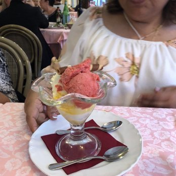 4 Fiumi - Caramel, Mango & Pistacho gelato - Italian Near Me - Rome, RM