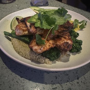 Moxies - Chipotle mango chicken with quinoa - Cocktail Bars Near Me - Houston, Texas