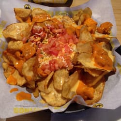Buffalo Wild Wings - Kettle chip chicken nachos