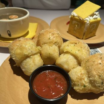 Toadstool Cafe - Cheese bread - Burgers Near Me - Orlando, Florida