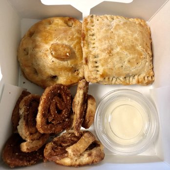 KRAVS Pie - KRAVS Sampler Box: Potato Pasty Hand Pie; Apple Caramel Hand Pie; and, Pie Crust Bites with Glaze - lit!  (September, 2021) - Bakeries Near Me - Plano, Texas