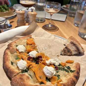 True Food Kitchen - I love this pizza , always nice to enjoy the company from Sydney . I recommend to come by and chill . - Vegetarian Near Me - Pasadena, California True Food Kitchen - I love this pizza , always nice to enjoy the company from Sydney . I recommend to come by and chill . - Vegetarian Near Me - Pasadena, California