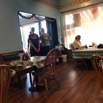 Moke's Bread & Breakfast - Good Service - Breakfast & Brunch Near Me - Kailua, Hawaii
