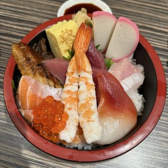 Sushi Tomi - Special chirashi bowl - Sushi Bars Near Me - Mountain View, California