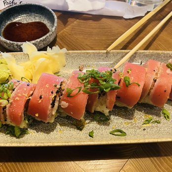 Pacific Catch - Rising Sun roll - Seafood Near Me - Walnut Creek, California