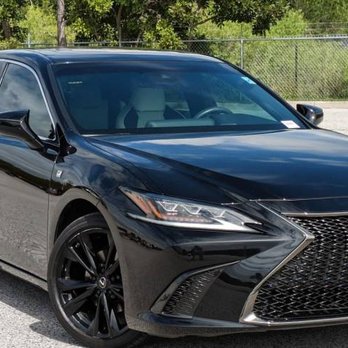 Harry's Car Service - One of our luxury Sedans - Town Car Service Near Me Harry's Car Service - One of our luxury Sedans - Town Car Service Near Me